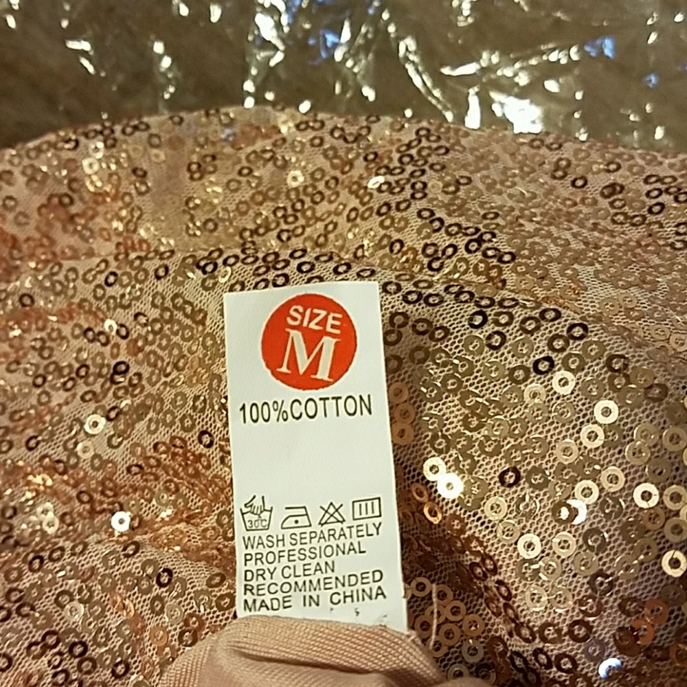🆕 🔴SOLD OUT🔴Rose Gold Sequin Bodysuit - Picture 5 of 7